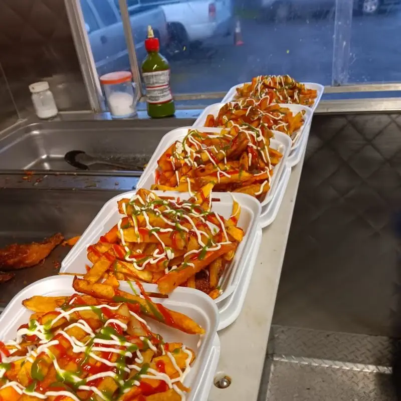 Pollo y Papás Fritas
