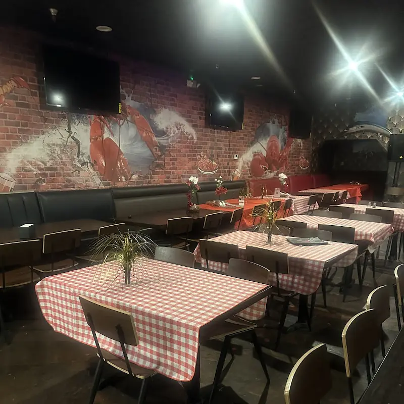 DOVIS BEST RESTAURANT & BAR, CYNDY'S SEAFOOD