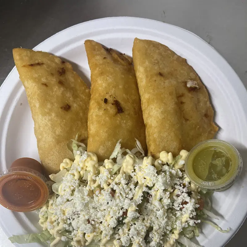PUPUSERIA Y TAQUERIA LA SALVADOREÑA