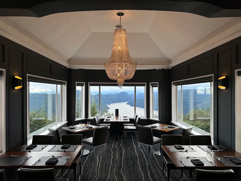 Alpina Restaurant at Villa Eyrie Resort