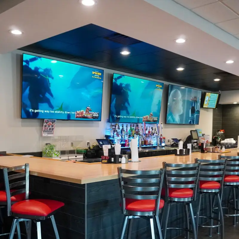 Mos Place Bar & Grill