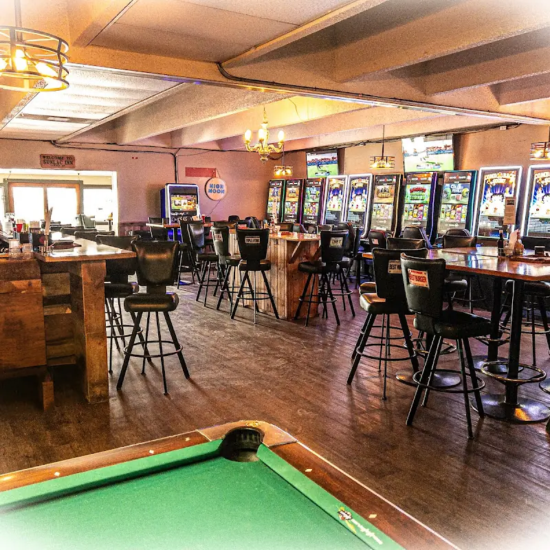 Lakes Restaurant & Bar