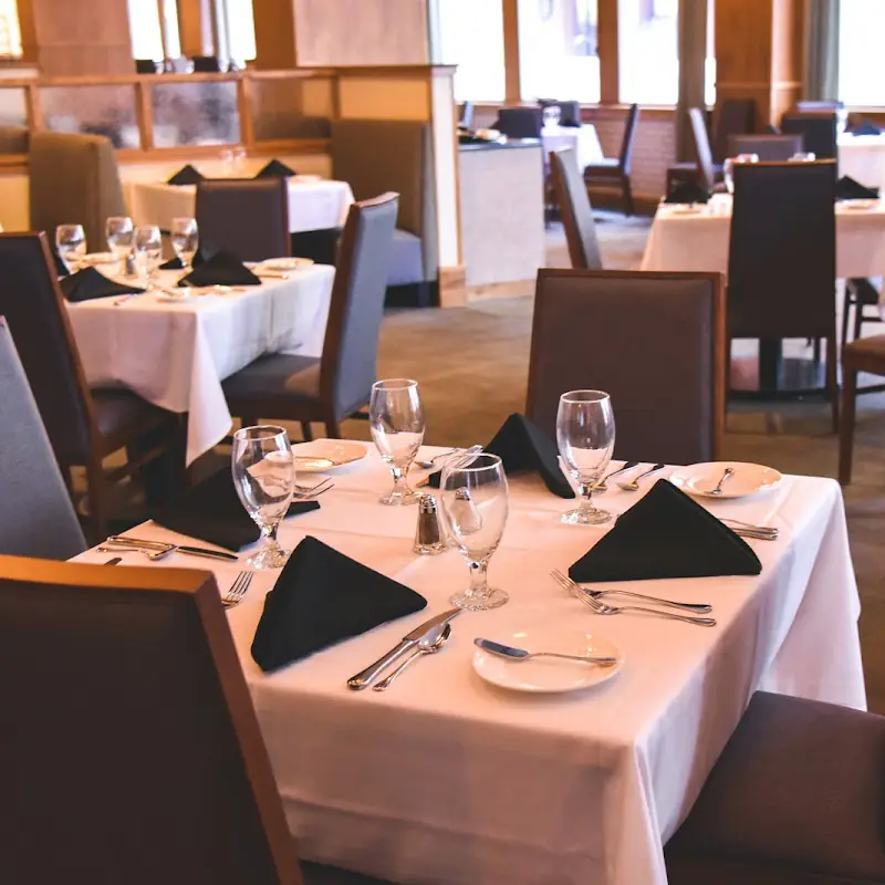 Leo's Seafood Restaurant & Bar
