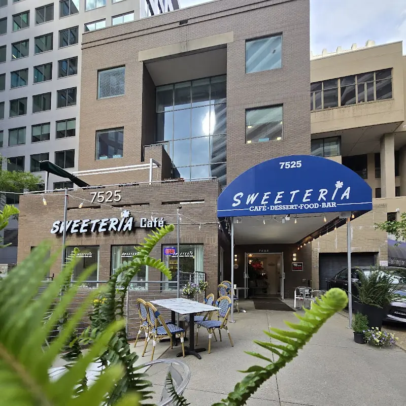 Sweeteria Thai kitchen • Dessert & Cocktails