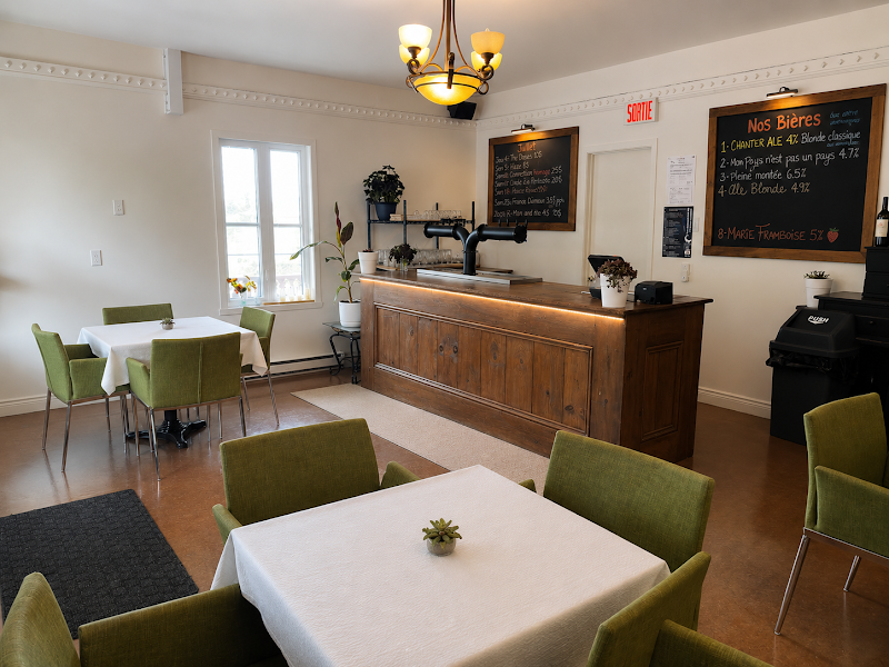 LE PUB de Kamouraska (par/ by La Baleine endiablée microbrasserie)