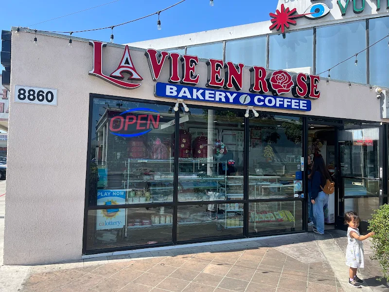 La Vie En Rose Bakery and Coffee
