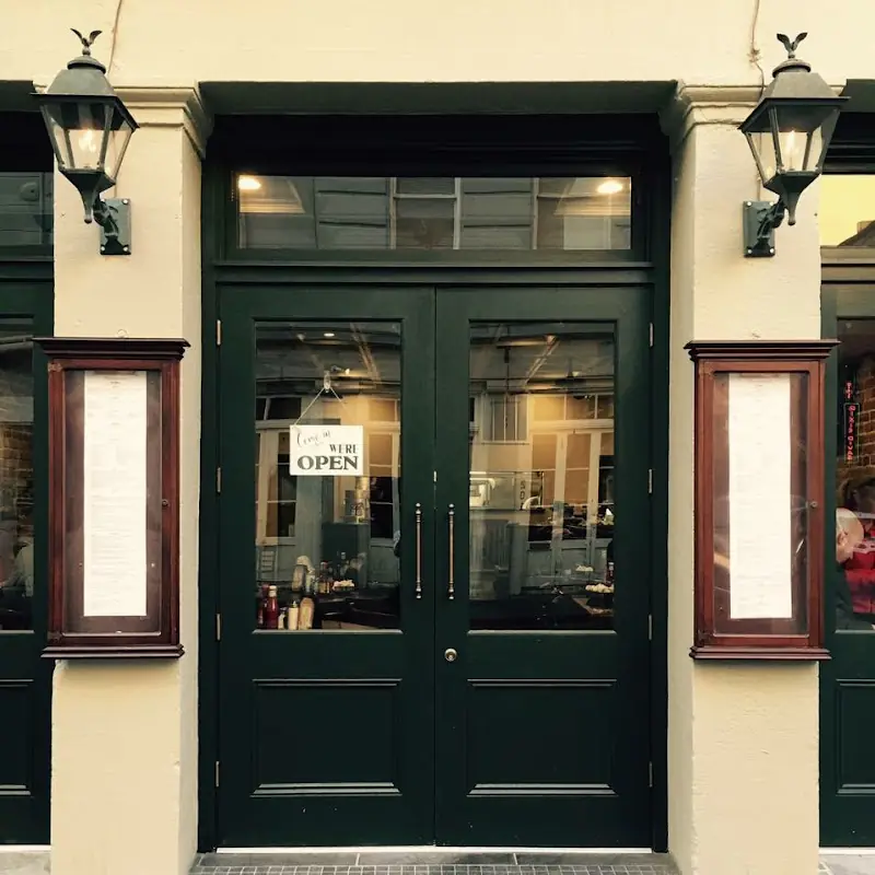 Mena's Palace Restaurant