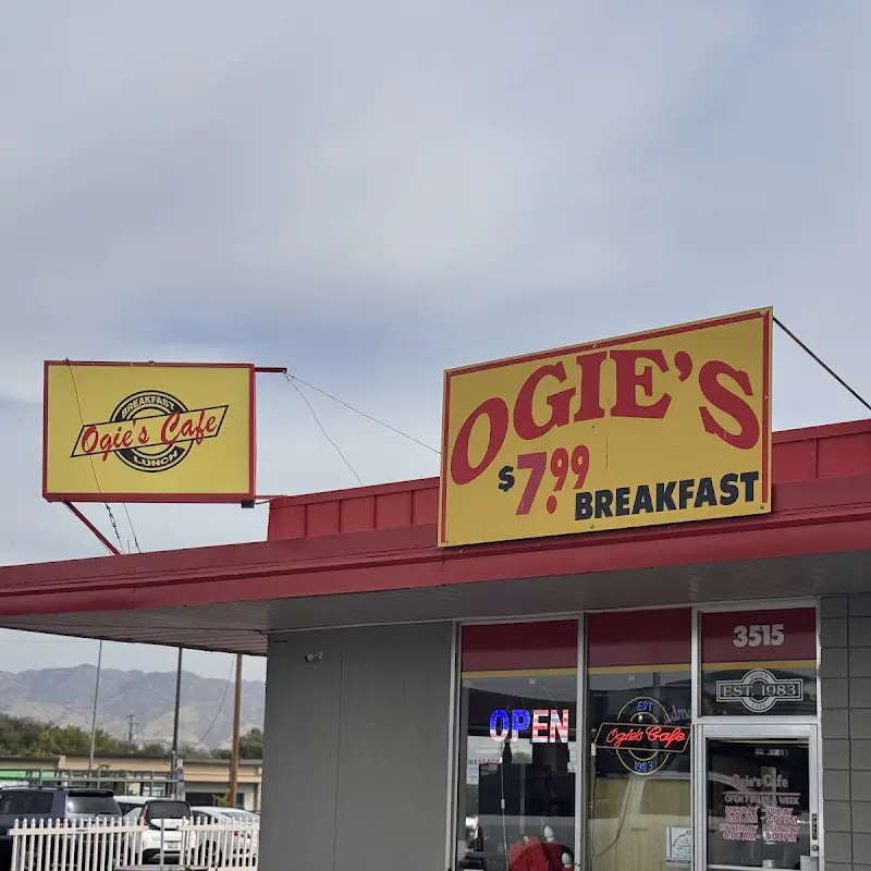Ogie's Cafe