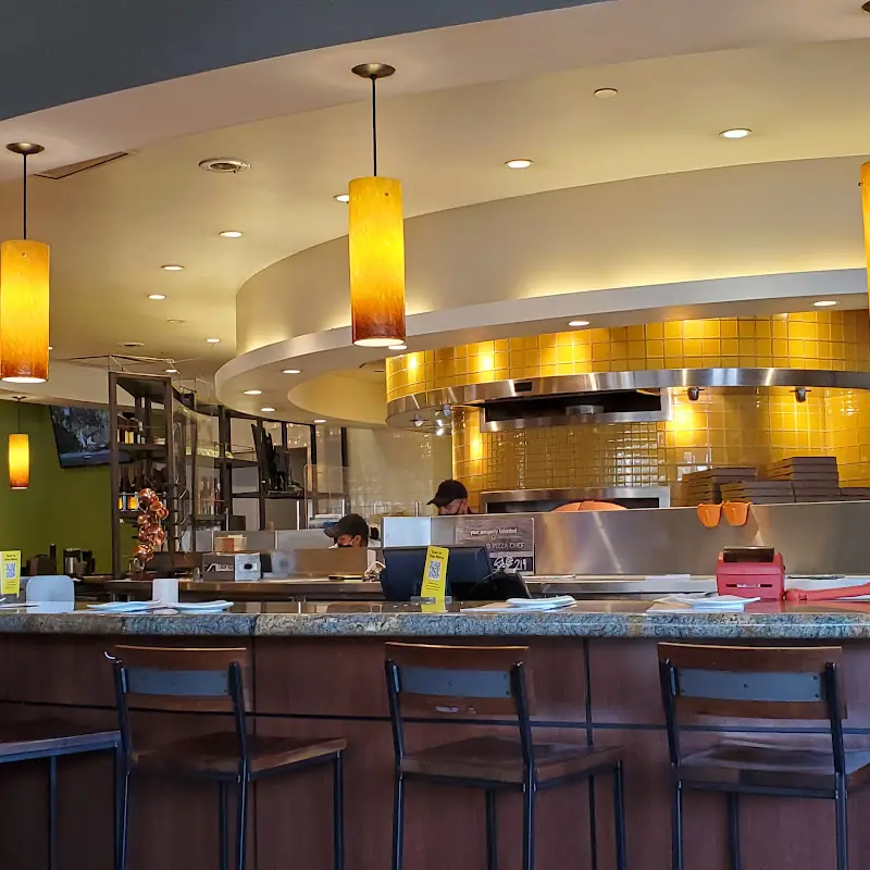 California Pizza Kitchen at Lakewood