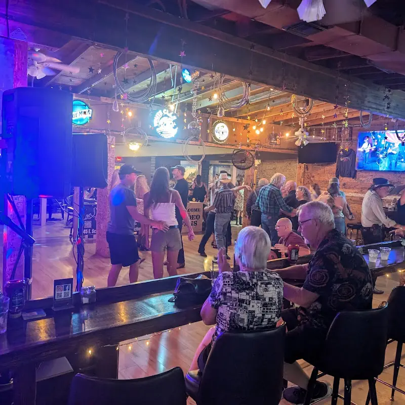 Skies Bar and Grill
