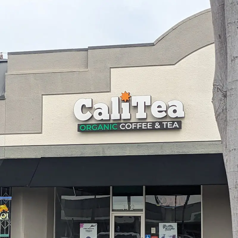 Iced Taro Latte (24 oz)