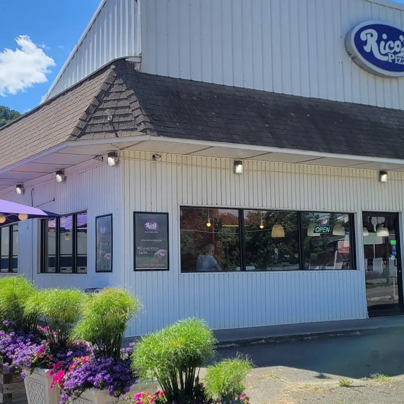 Rico's Pizza New York Style