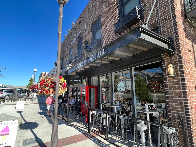 THE ICE CREAM PARLOR AT THE LANDING