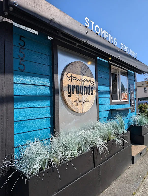 Stomping Grounds Coffee House: Drive Thru