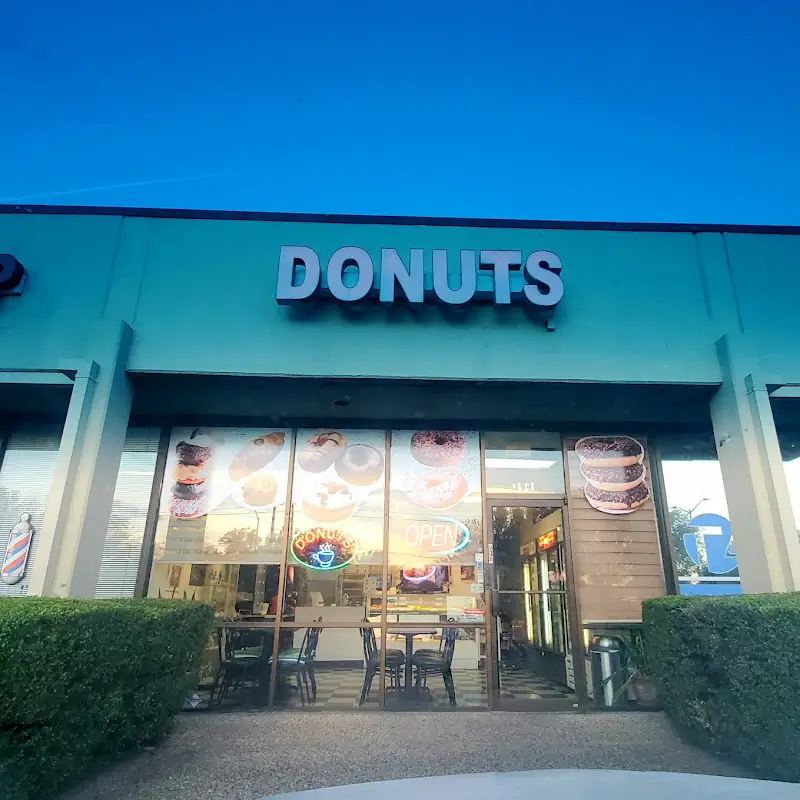 Donut Palace (Collins Donuts)