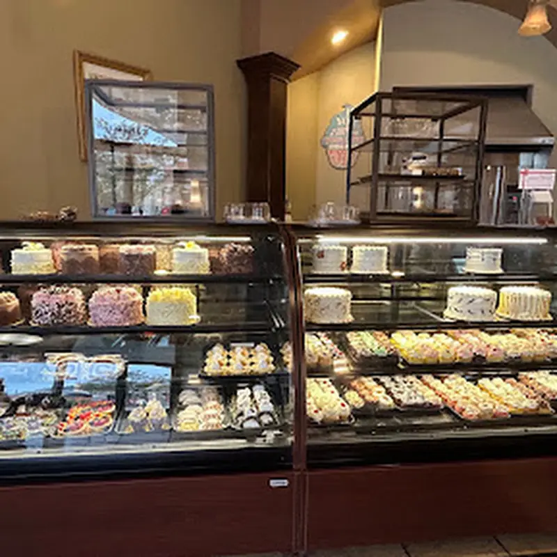 Christine's Cakes & Pastries