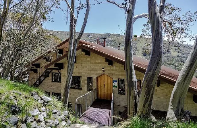 Trackers Falls Creek Lodge Accommodation