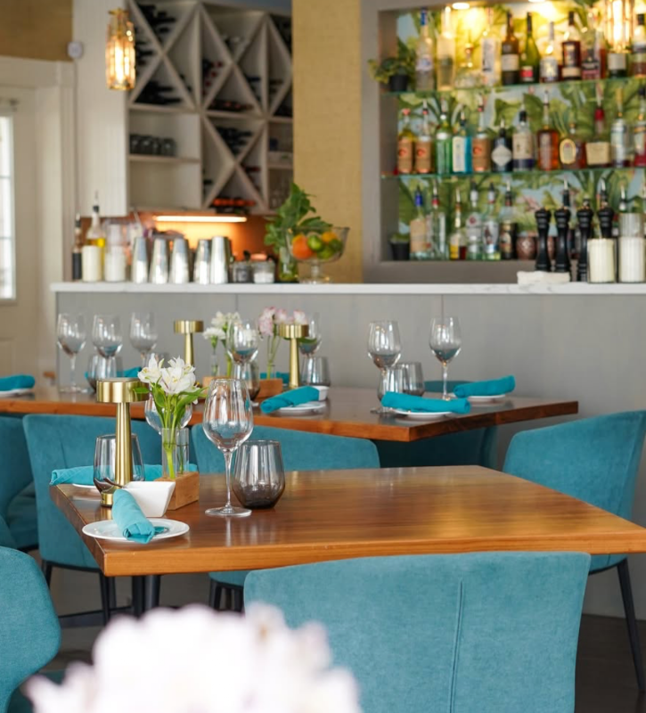 Sunroom Restaurant & Inn