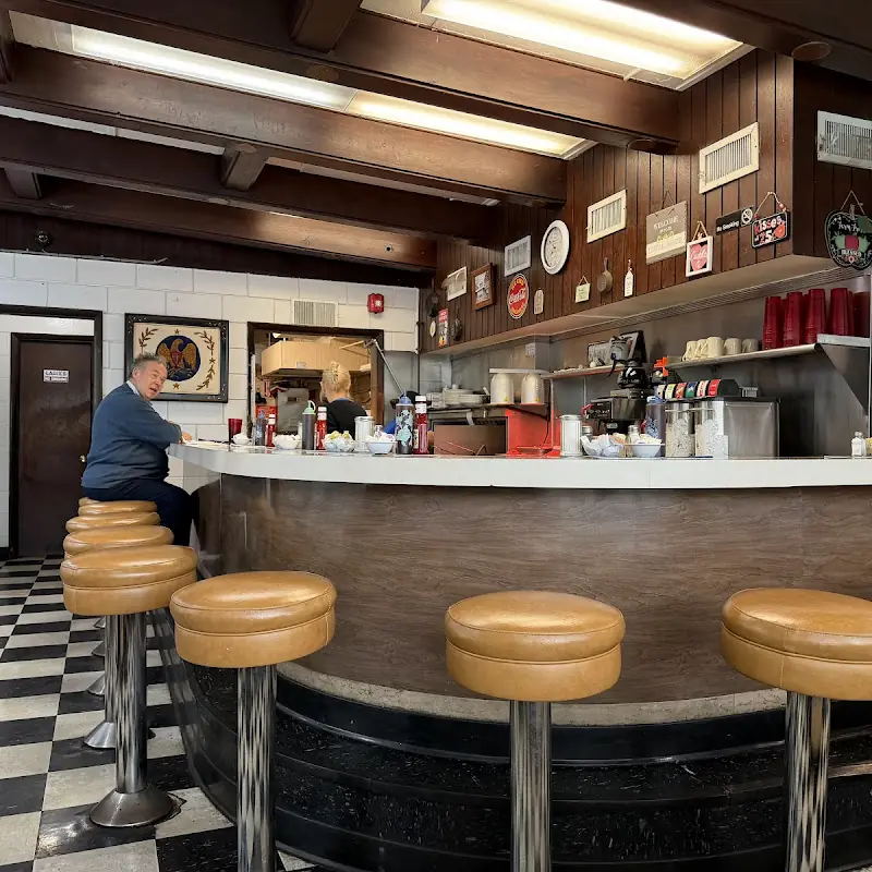 Lynette & Jerri's Diner