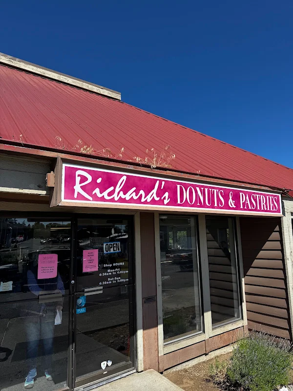 Richard's Donuts & Pastries