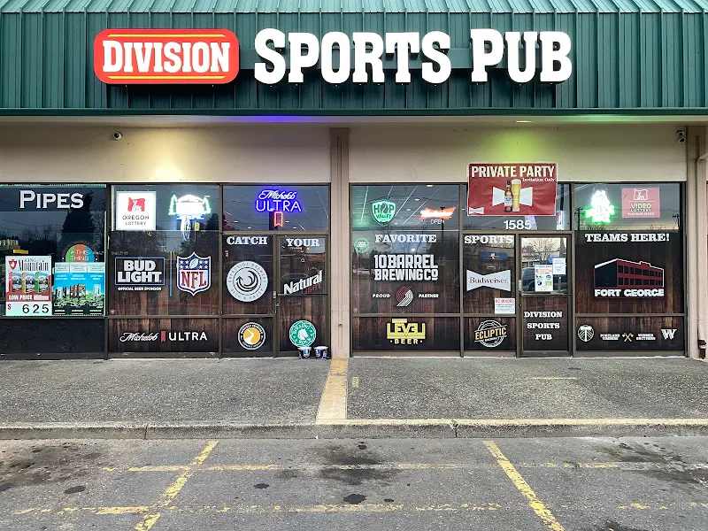 Division Sports Pub