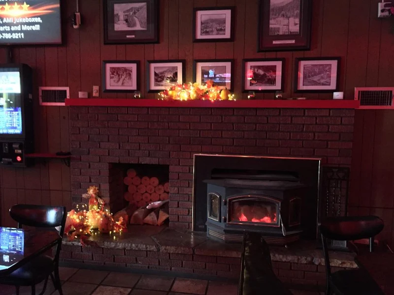 Inland Lounge