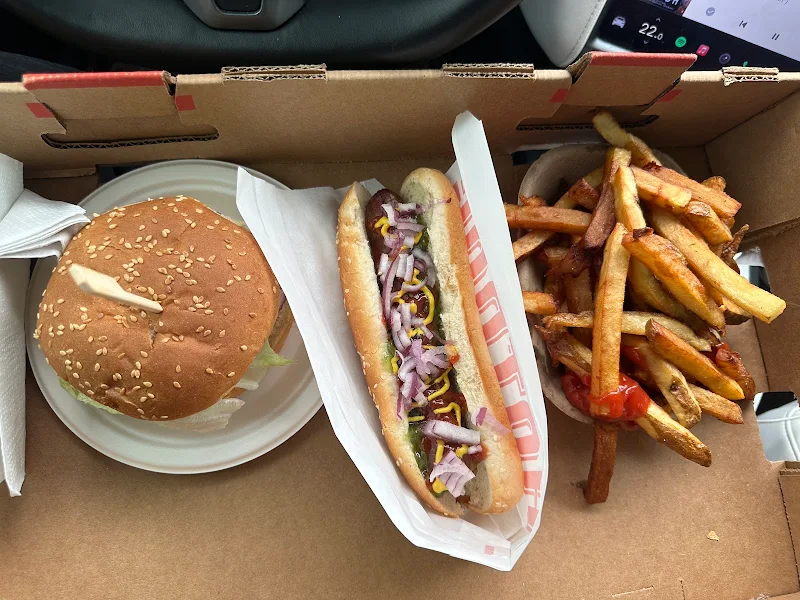 Decker‘s Food Bus