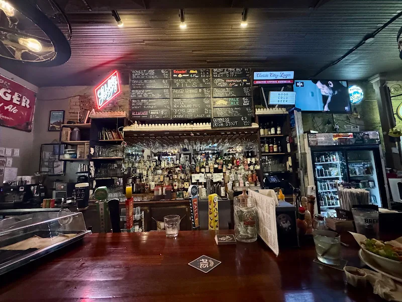 Hi-Lo Lounge