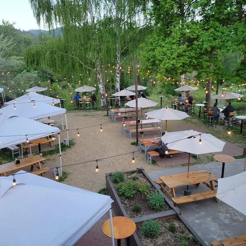 Yodelin Broth Company and Beer Garden