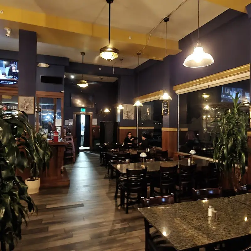 Cosmos | Bar & Grill