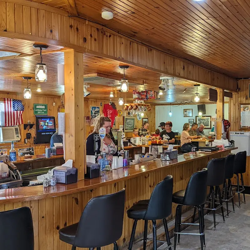 10th Hole Bar and Grill