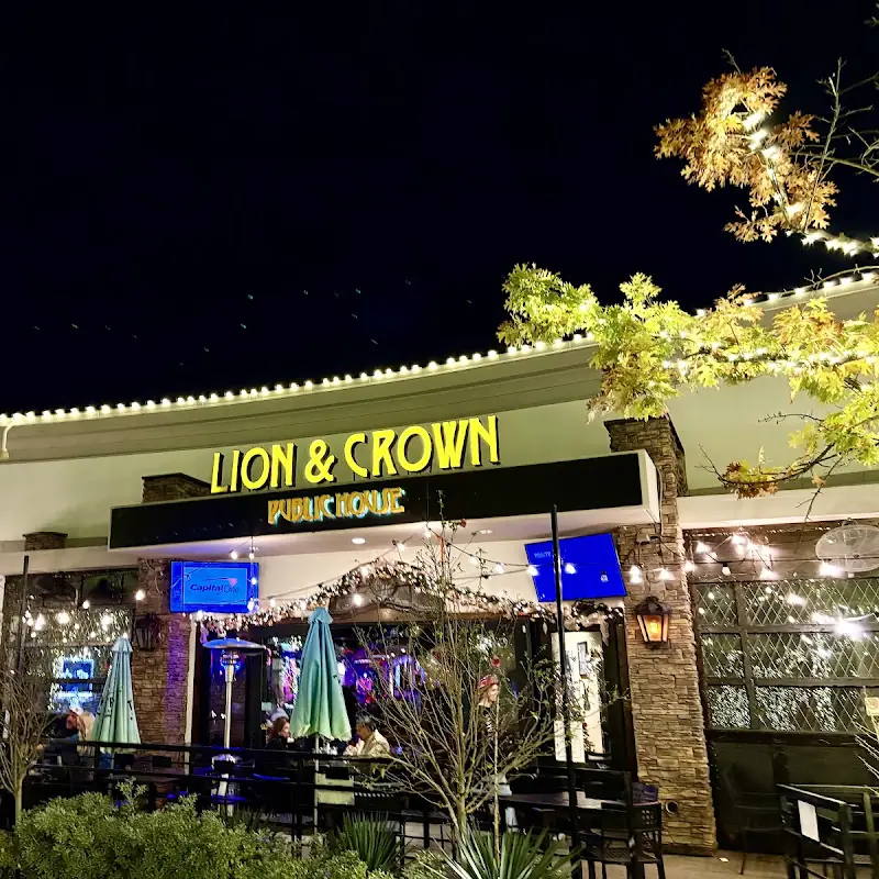 The Lion & Crown