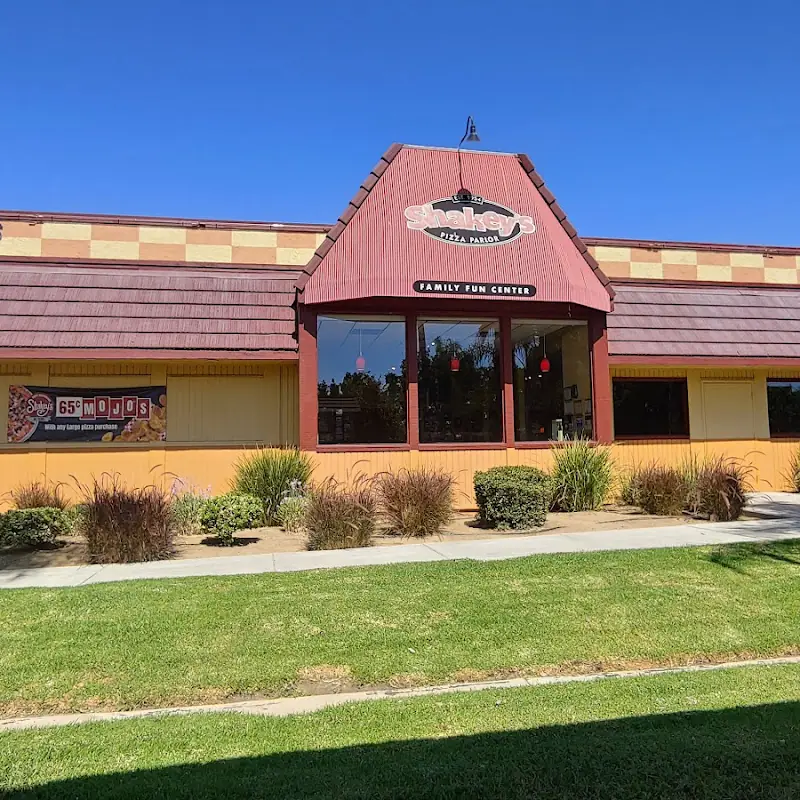 Shakey's Pizza Parlor