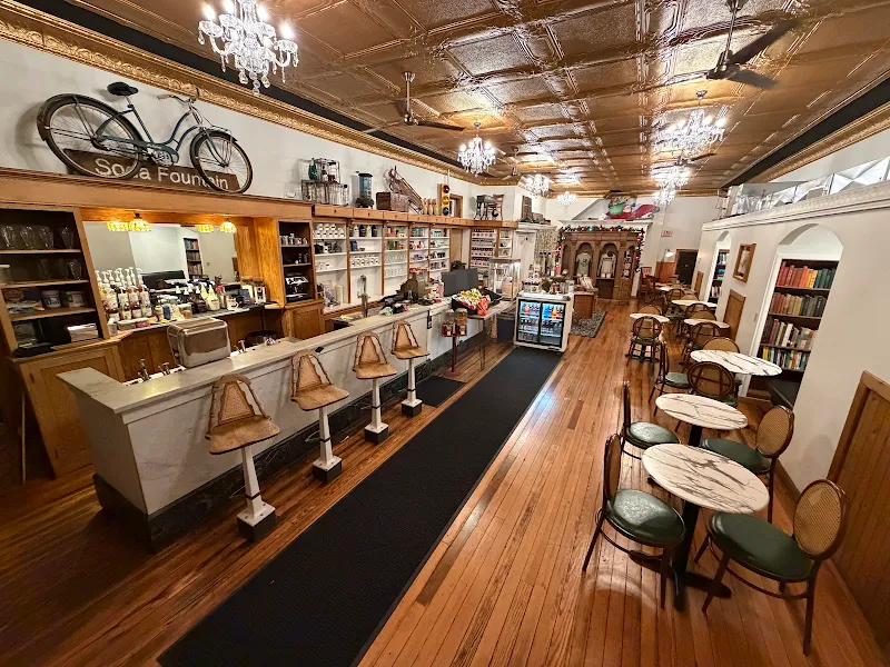 The Corner Store: Soda Fountain & Gifts