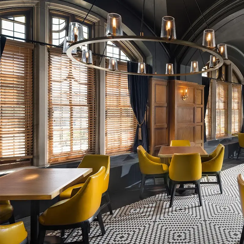 8Eleven Modern Bistro