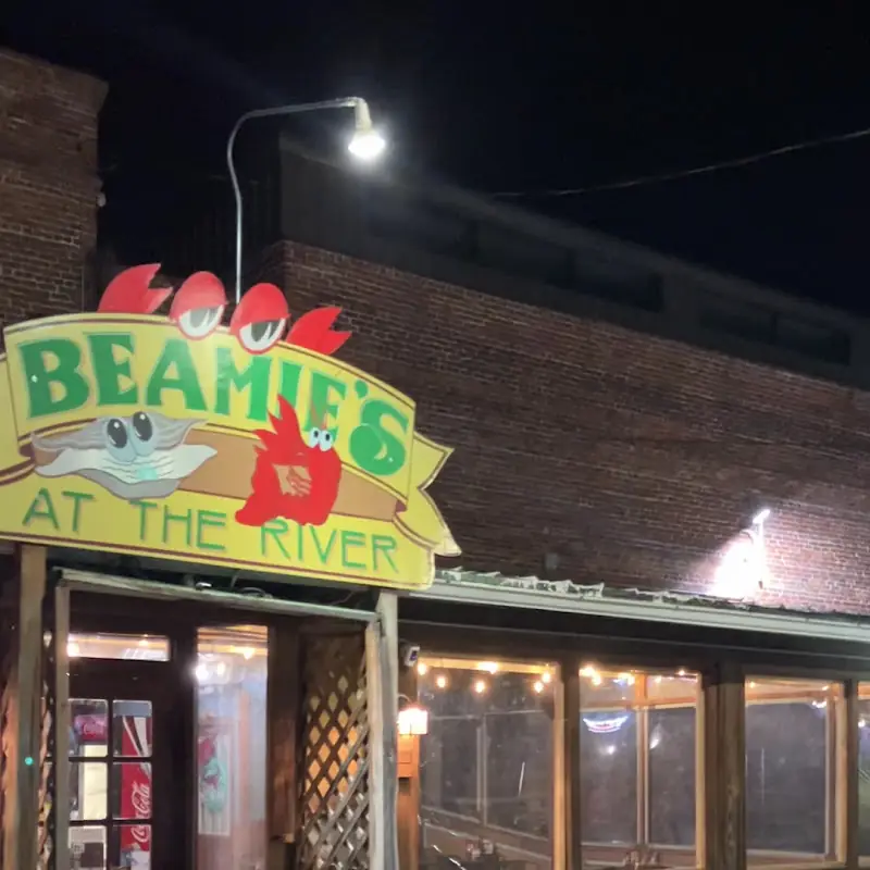 Beamie's At the River