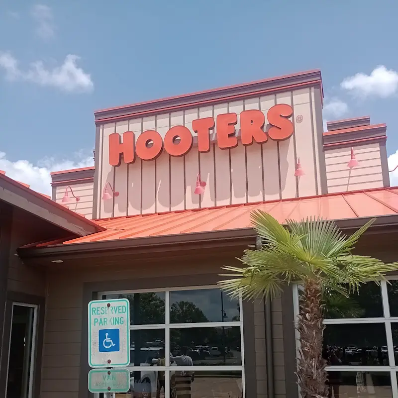 Hooters