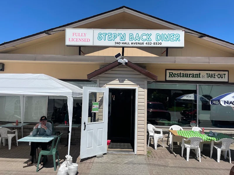 Step'N Back Diner
