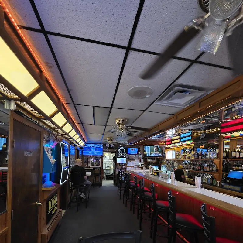 Geno's Restaurant & Lounge