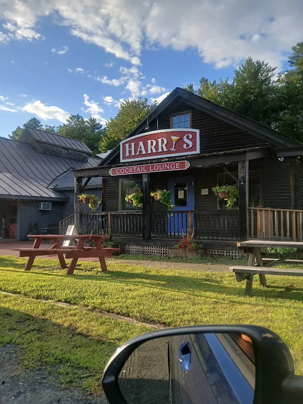 Harry's Cocktail Lounge