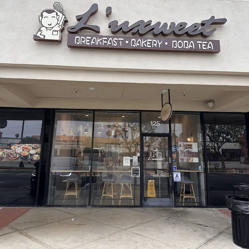 L'uxweet Bakery Cafe