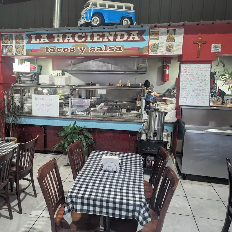 La Hacienda Tacos y Salsa
