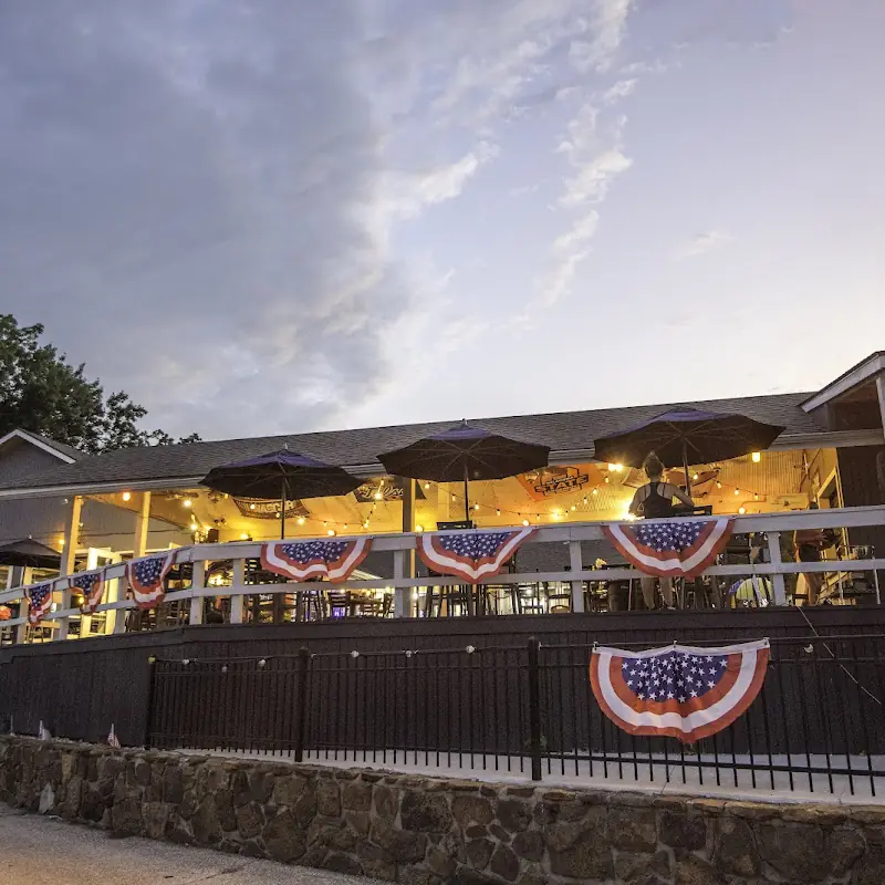 Quarterdeck Lakeside Dining
