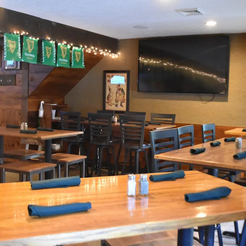 38 West Pub & Grille