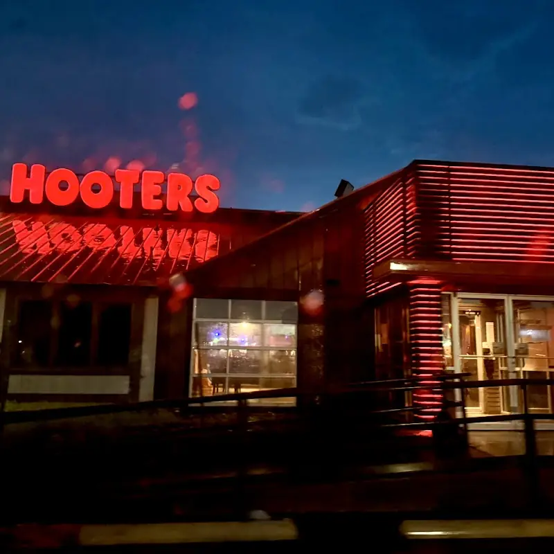 Hooters