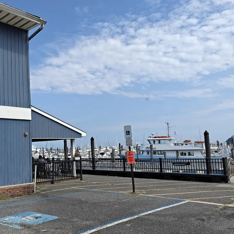 Sissy's At the Harbor