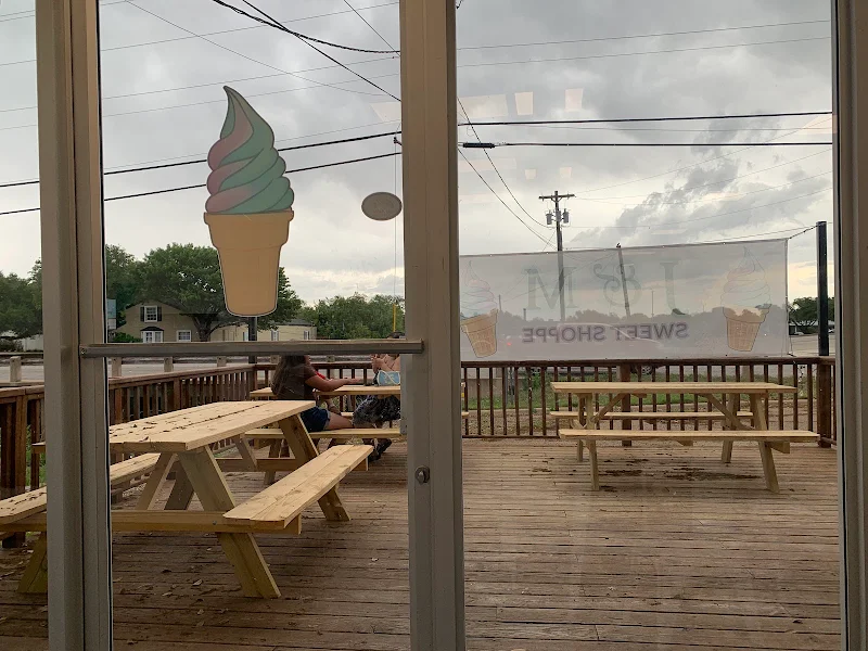J & M Sweet Shoppe
