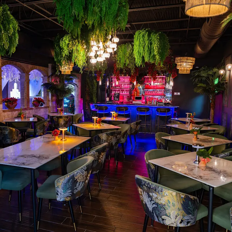Zanzi Bar Cuisine & Lounge