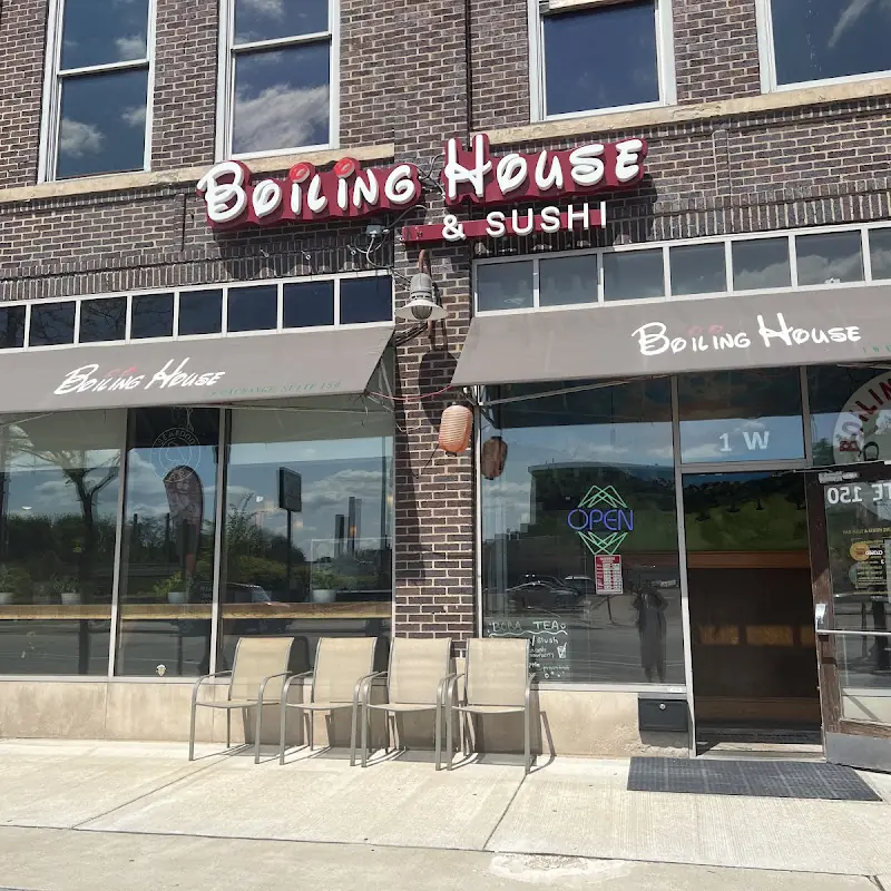 Boiling House Seafood & Sushi Bar