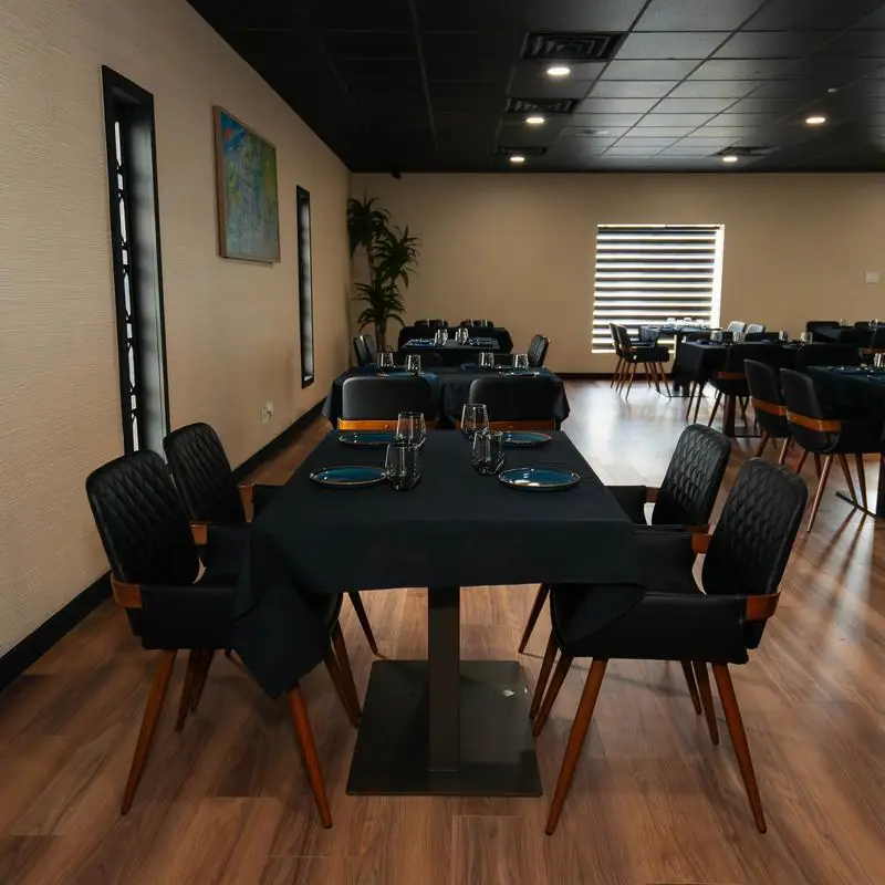 Avalon Lounge | Mediterranean Restaurant